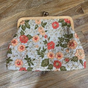 Floral Embroidered Clutch Purse